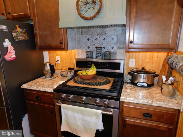 1101 ALBROUGH BLVD, Colonial Beach, VA 22443