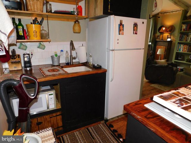 1101 ALBROUGH BLVD, Colonial Beach, VA 22443