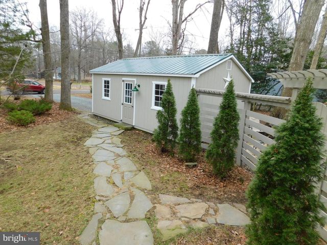 1101 ALBROUGH BLVD, Colonial Beach, VA 22443