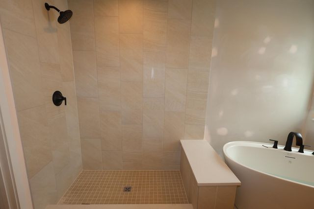 634 Alicia Kelton Drive, Delaware, OH 43015