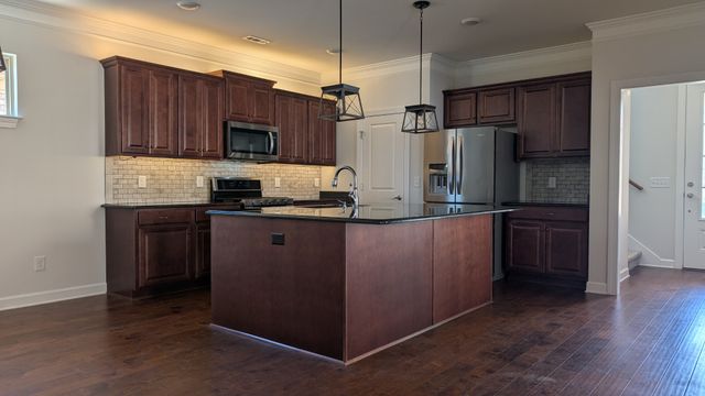 1023 Paddock Park Cir, Gallatin, TN 37066
