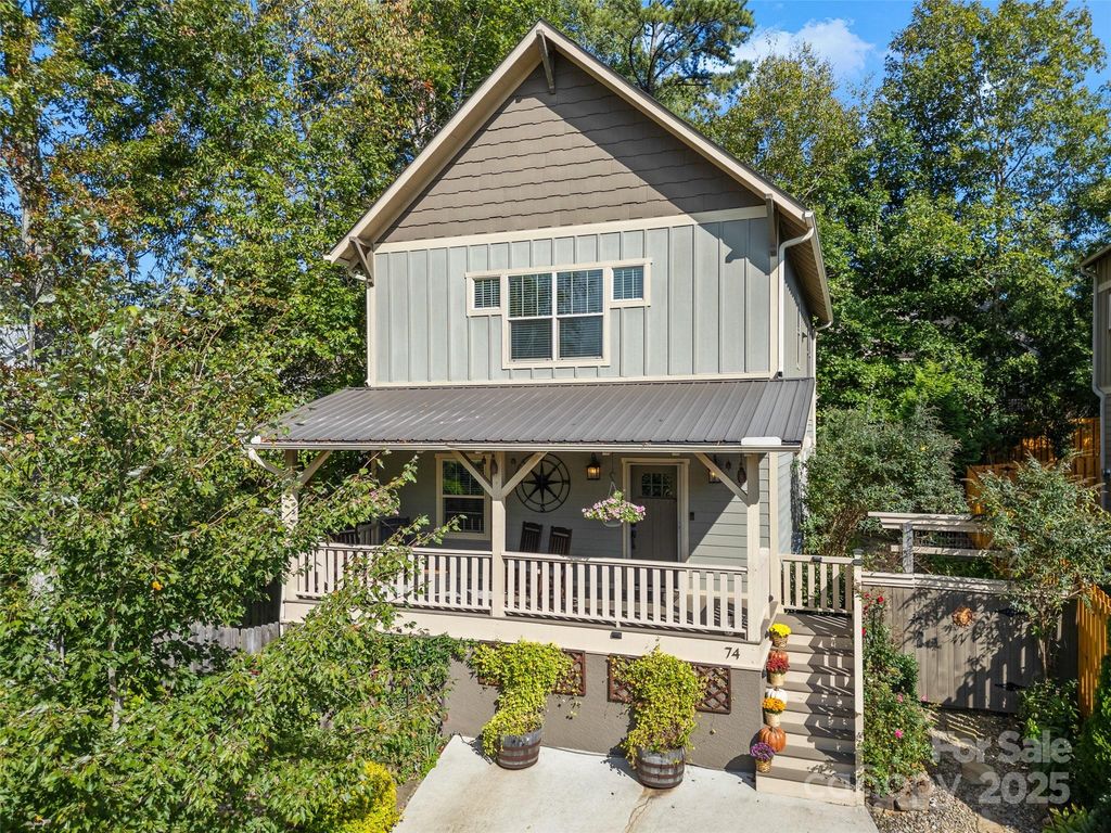 74 Locust Street, Black Mountain, NC 28711