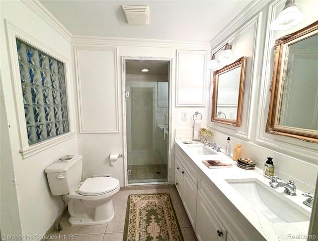 275 BARDEN Road, Bloomfield Hills, MI 48304