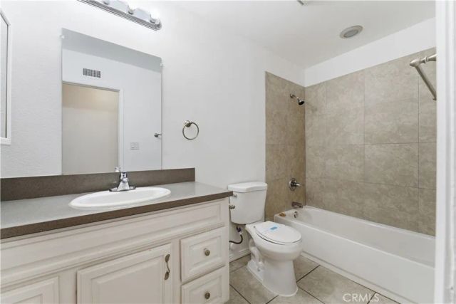 13868 Tucker Avenue, Sylmar, CA 91342