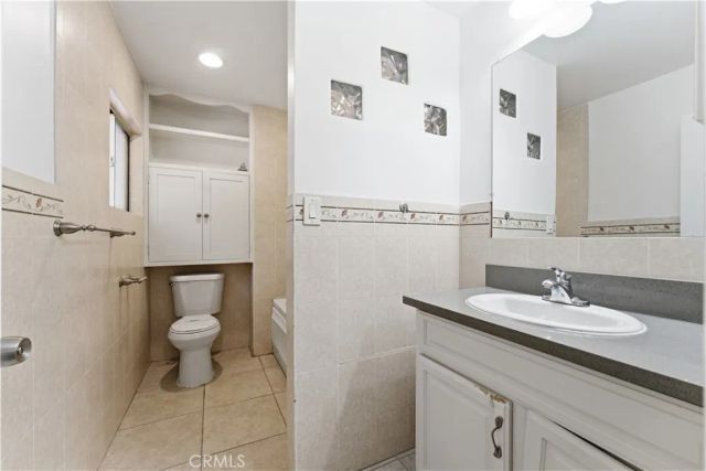 13868 Tucker Avenue, Sylmar, CA 91342