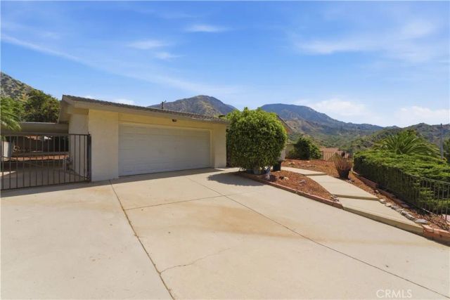 13868 Tucker Avenue, Sylmar, CA 91342