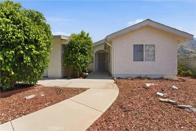 13868 Tucker Avenue, Sylmar, CA 91342