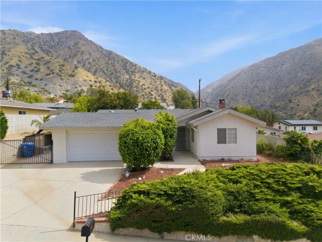 13868 Tucker Avenue, Sylmar, CA 91342