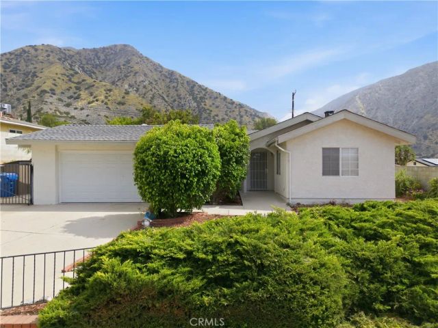 13868 Tucker Avenue, Sylmar, CA 91342