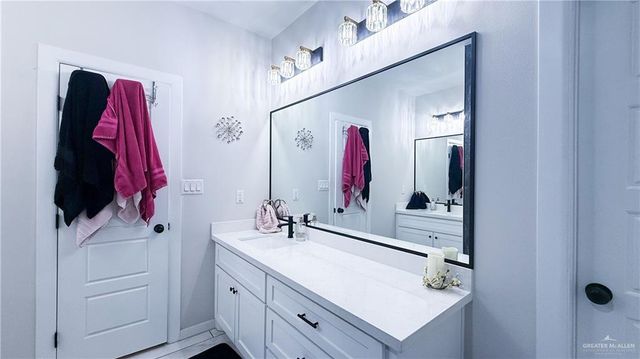 2505 S Cartier Drive, Edinburg, TX 78542