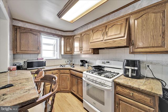 217 E GREENWOOD AVE, Lansdowne, PA 19050