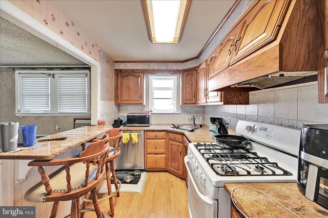 217 E GREENWOOD AVE, Lansdowne, PA 19050