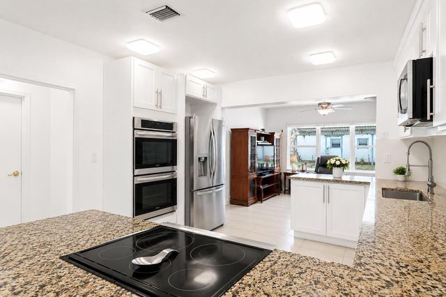 262 SW 8th Street, Dania Beach, FL 33004