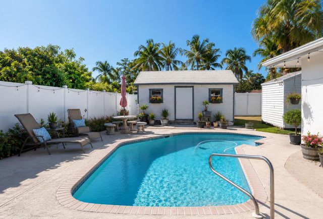 262 SW 8th Street, Dania Beach, FL 33004