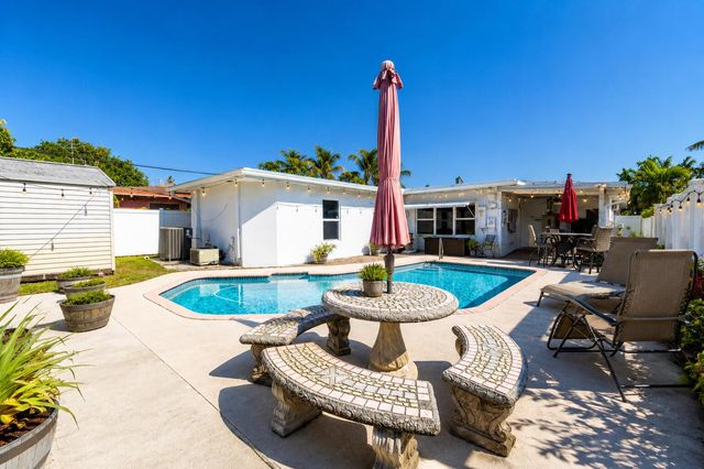 262 SW 8th Street, Dania Beach, FL 33004