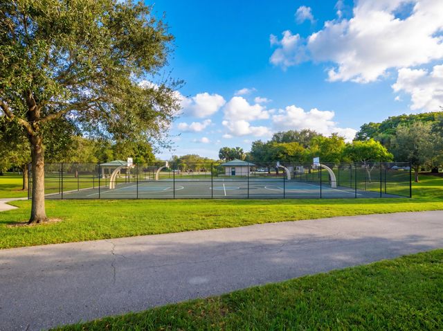 262 SW 8th Street, Dania Beach, FL 33004