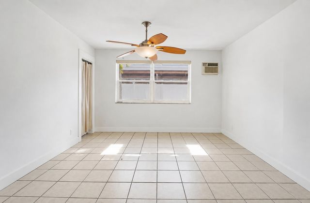 262 SW 8th Street, Dania Beach, FL 33004