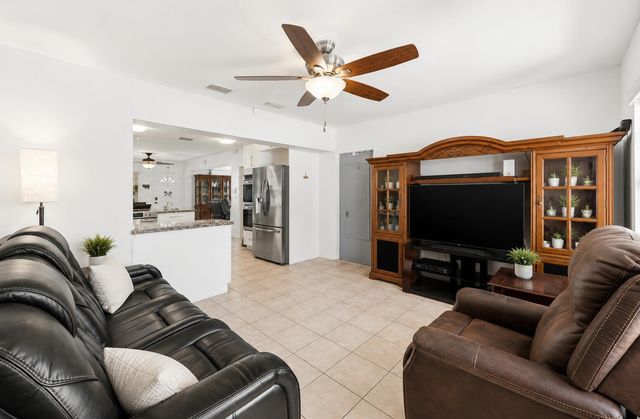 262 SW 8th Street, Dania Beach, FL 33004