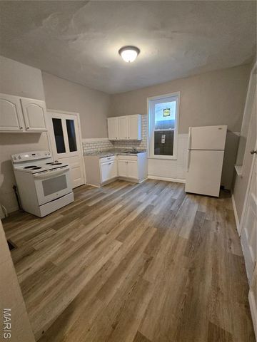 4549 S Compton Avenue, St Louis, MO 63111