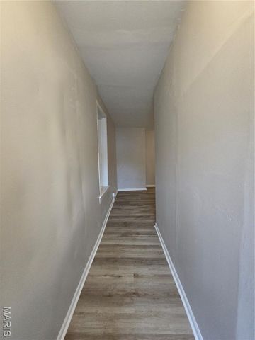 4549 S Compton Avenue, St Louis, MO 63111