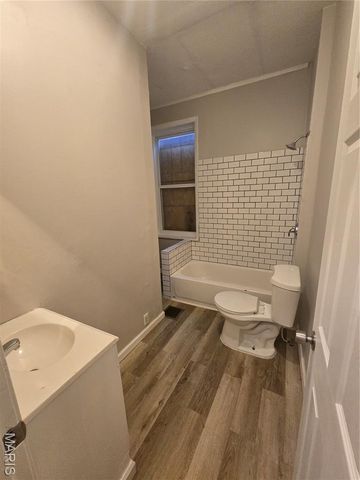 4549 S Compton Avenue, St Louis, MO 63111