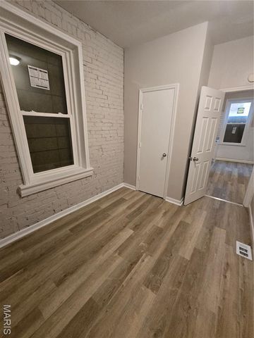 4549 S Compton Avenue, St Louis, MO 63111