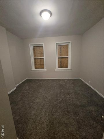 4549 S Compton Avenue, St Louis, MO 63111