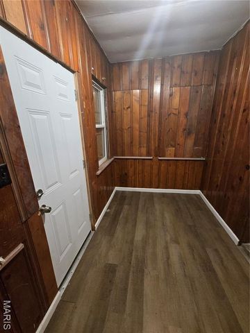 4549 S Compton Avenue, St Louis, MO 63111