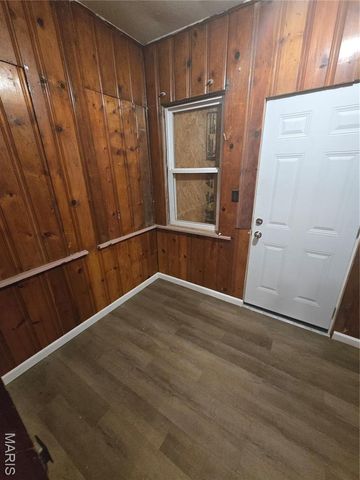 4549 S Compton Avenue, St Louis, MO 63111