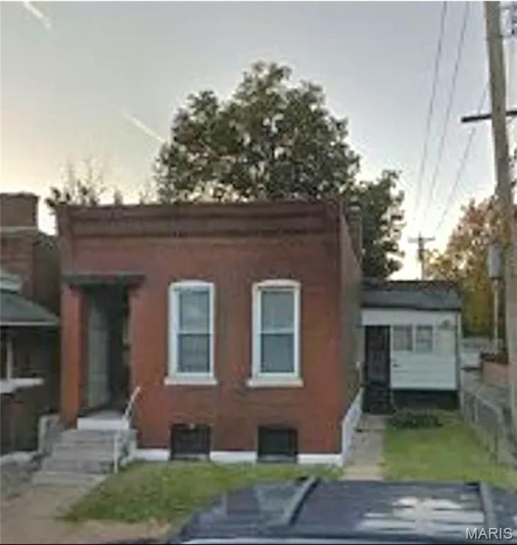 4549 S Compton Avenue, St Louis, MO 63111
