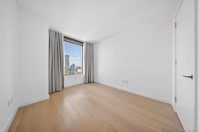 3 Court Square, Long Island City, NY 11101