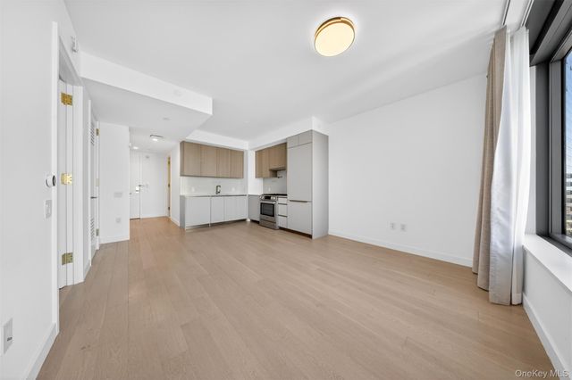 3 Court Square, Long Island City, NY 11101