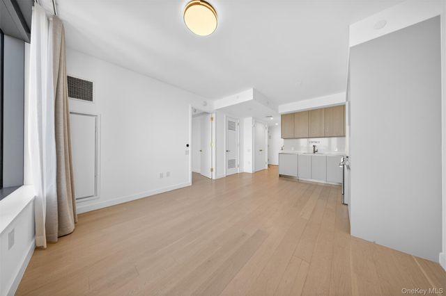 3 Court Square, Long Island City, NY 11101