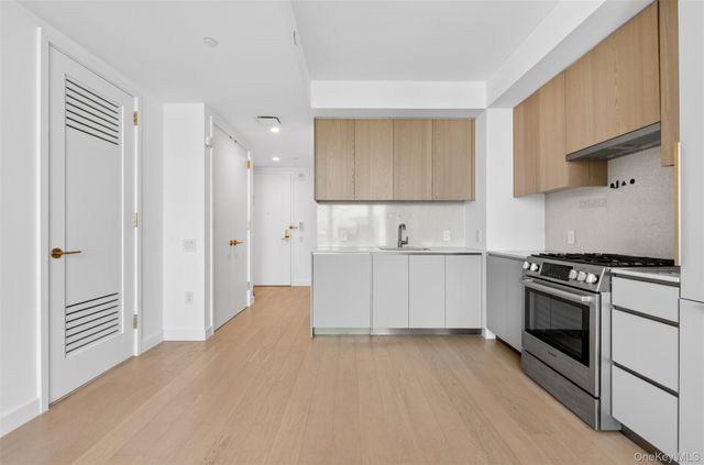 3 Court Square, Long Island City, NY 11101