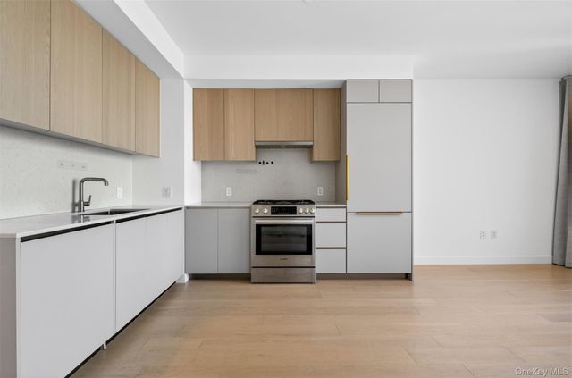 3 Court Square, Long Island City, NY 11101