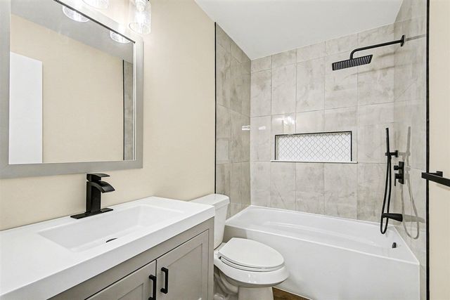 2671 Stonebluff Drive, Wyoming, MI 49519