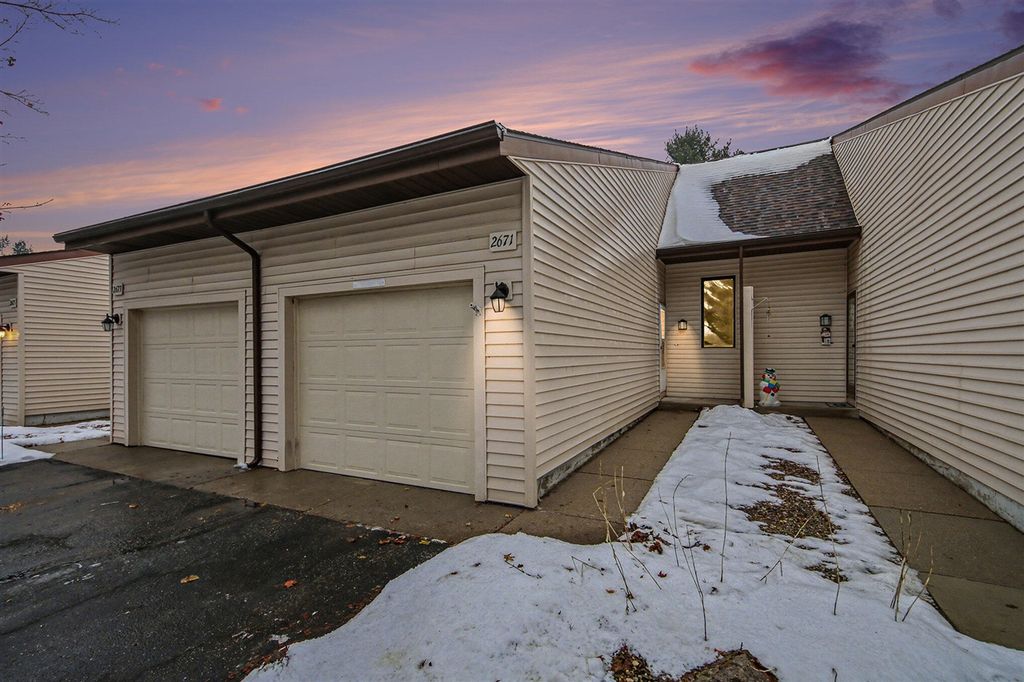 2671 Stonebluff Drive, Wyoming, MI 49519