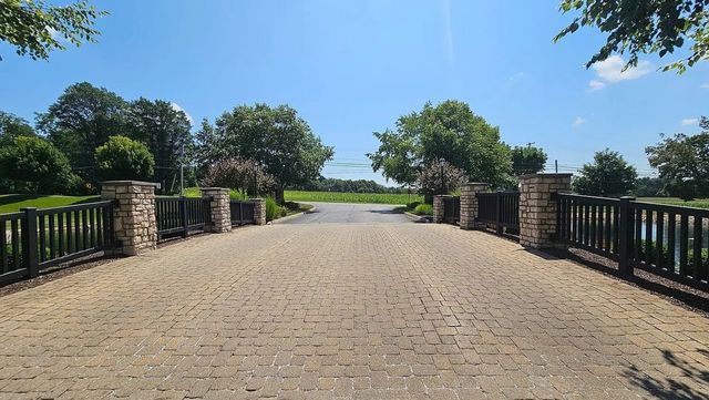 1307 Bridgewater Way N, Mansfield, OH 44906