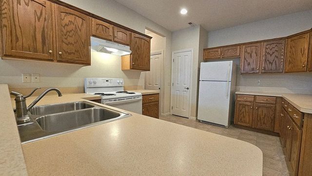 1307 Bridgewater Way N, Mansfield, OH 44906