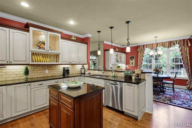 7411 Creek Ridge Lane, Edwardsville, IL 62025