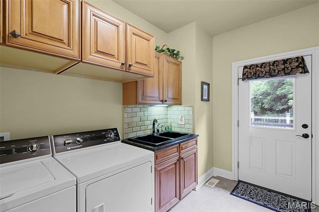 7411 Creek Ridge Lane, Edwardsville, IL 62025