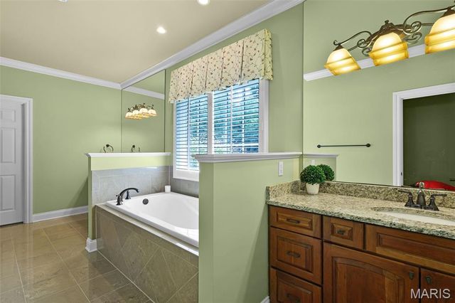 7411 Creek Ridge Lane, Edwardsville, IL 62025