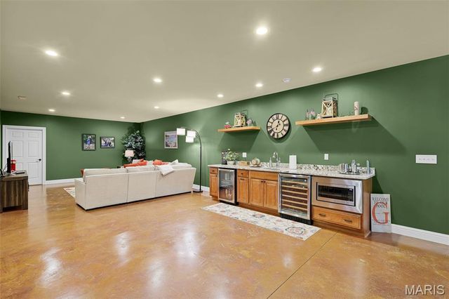 7411 Creek Ridge Lane, Edwardsville, IL 62025