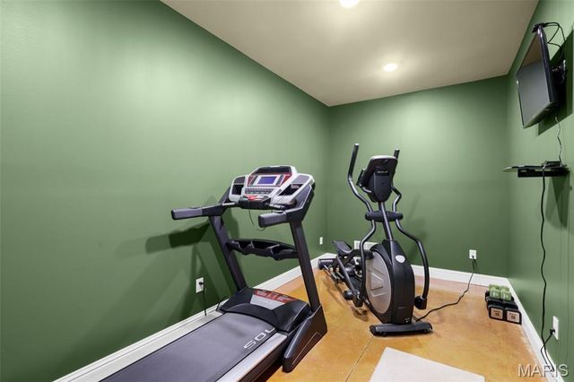 7411 Creek Ridge Lane, Edwardsville, IL 62025