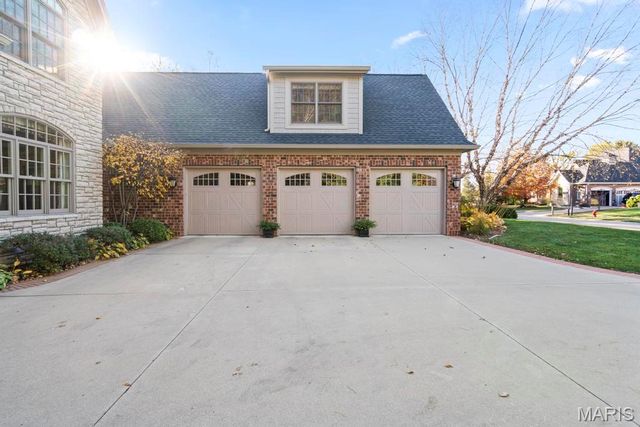 7411 Creek Ridge Lane, Edwardsville, IL 62025