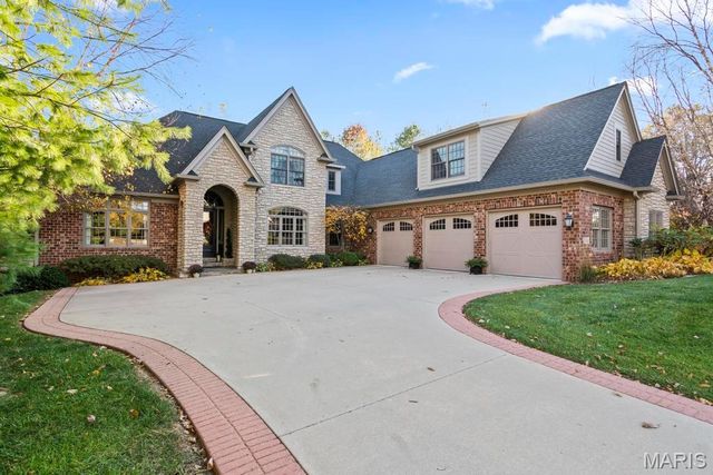 7411 Creek Ridge Lane, Edwardsville, IL 62025