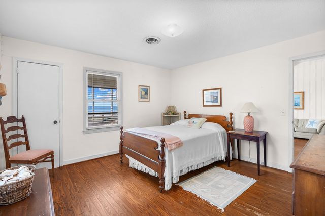 497 Norris Dr., Pawleys Island, SC 29585