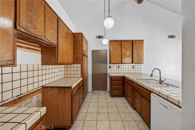 13010 Spring Valley Parkway, Victorville, CA 92395