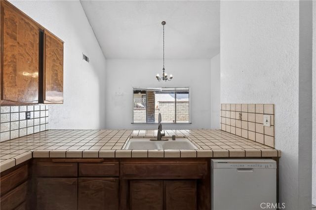 13010 Spring Valley Parkway, Victorville, CA 92395