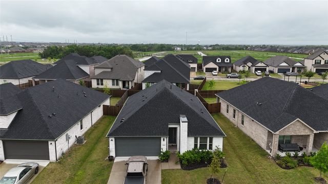 542 Chase Creek Drive, Lavon, TX 75166